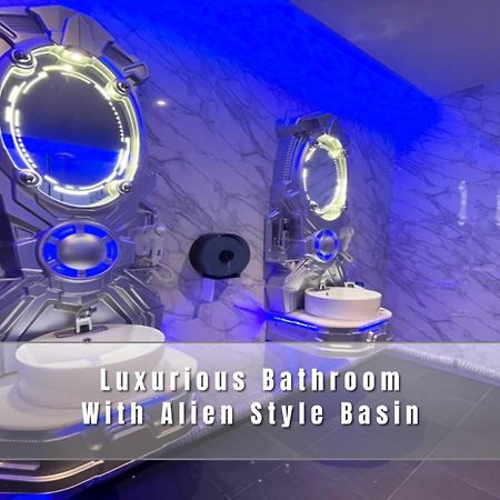 Pera Space Capsule Hotel プーケット エクステリア 写真